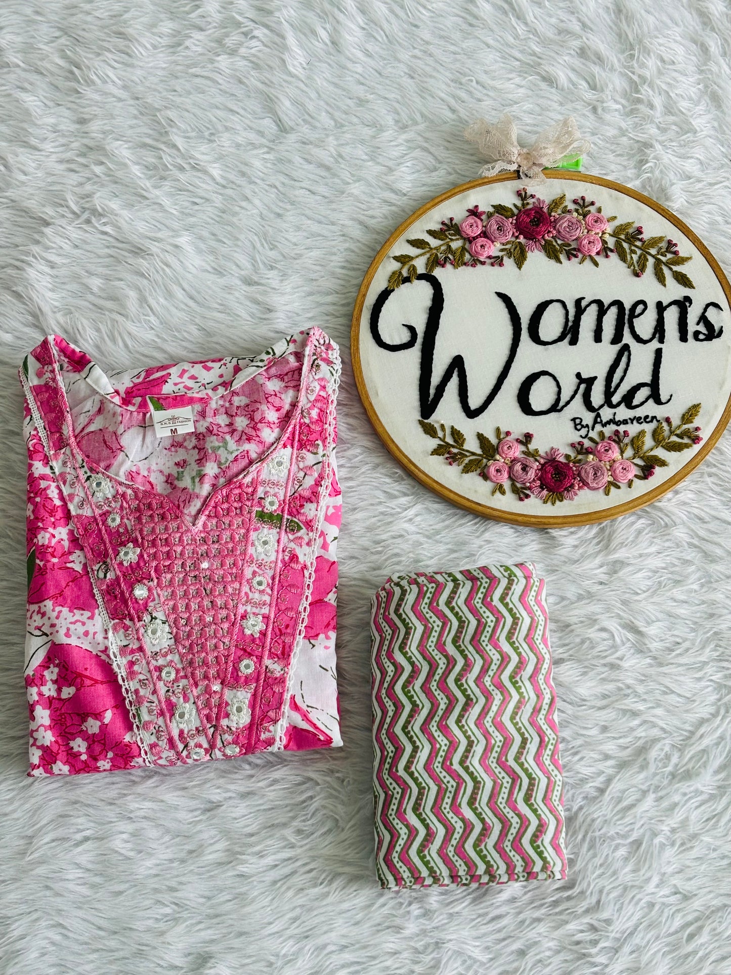 Embroidered kurtipant set