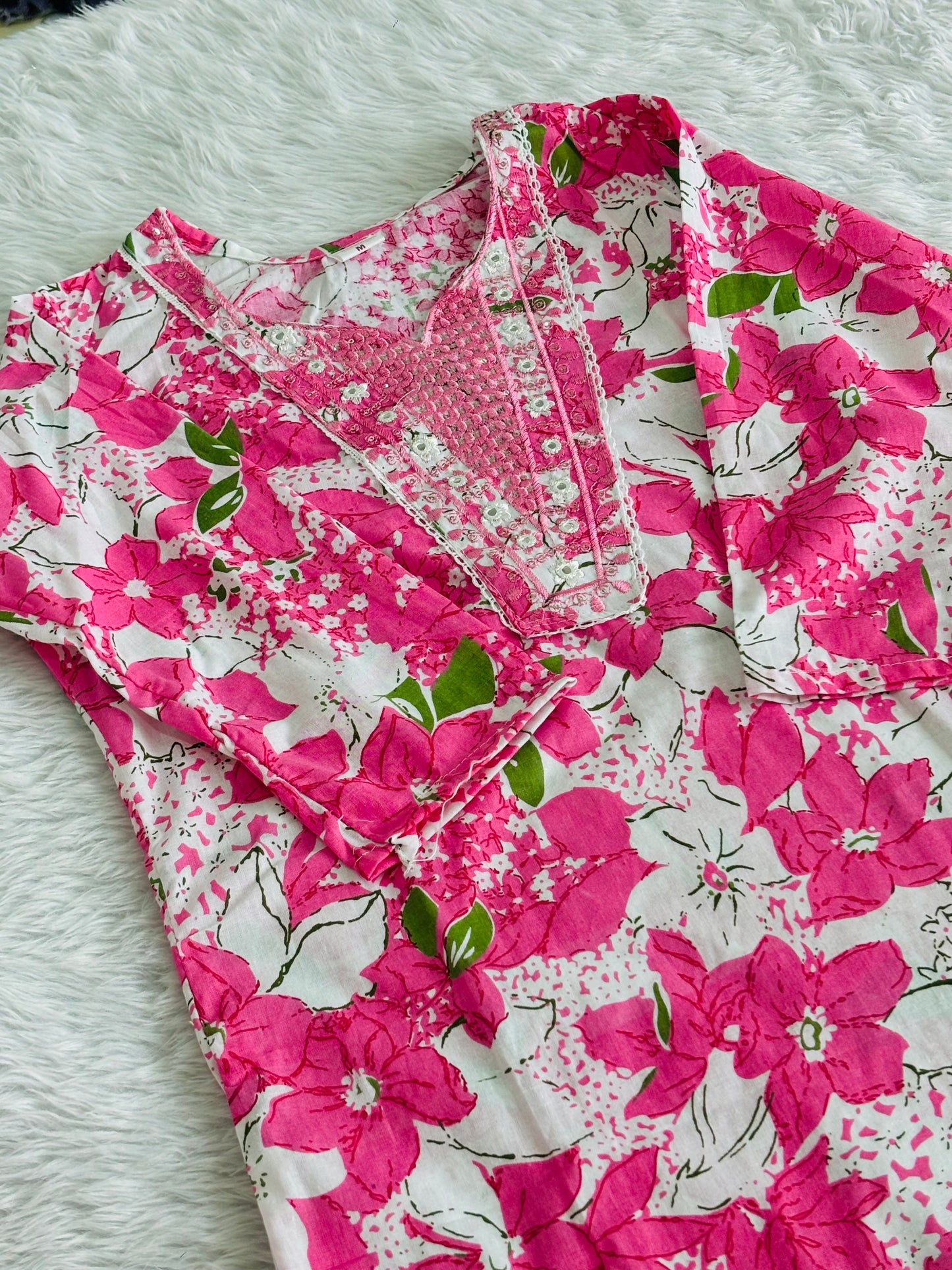 Embroidered kurtipant set