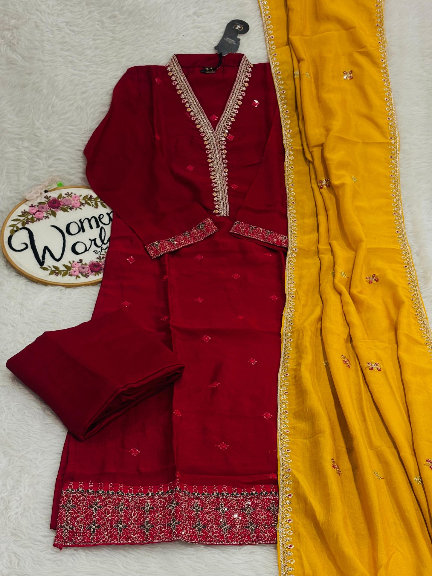 Partywear romansilk pink yellow contrast suit