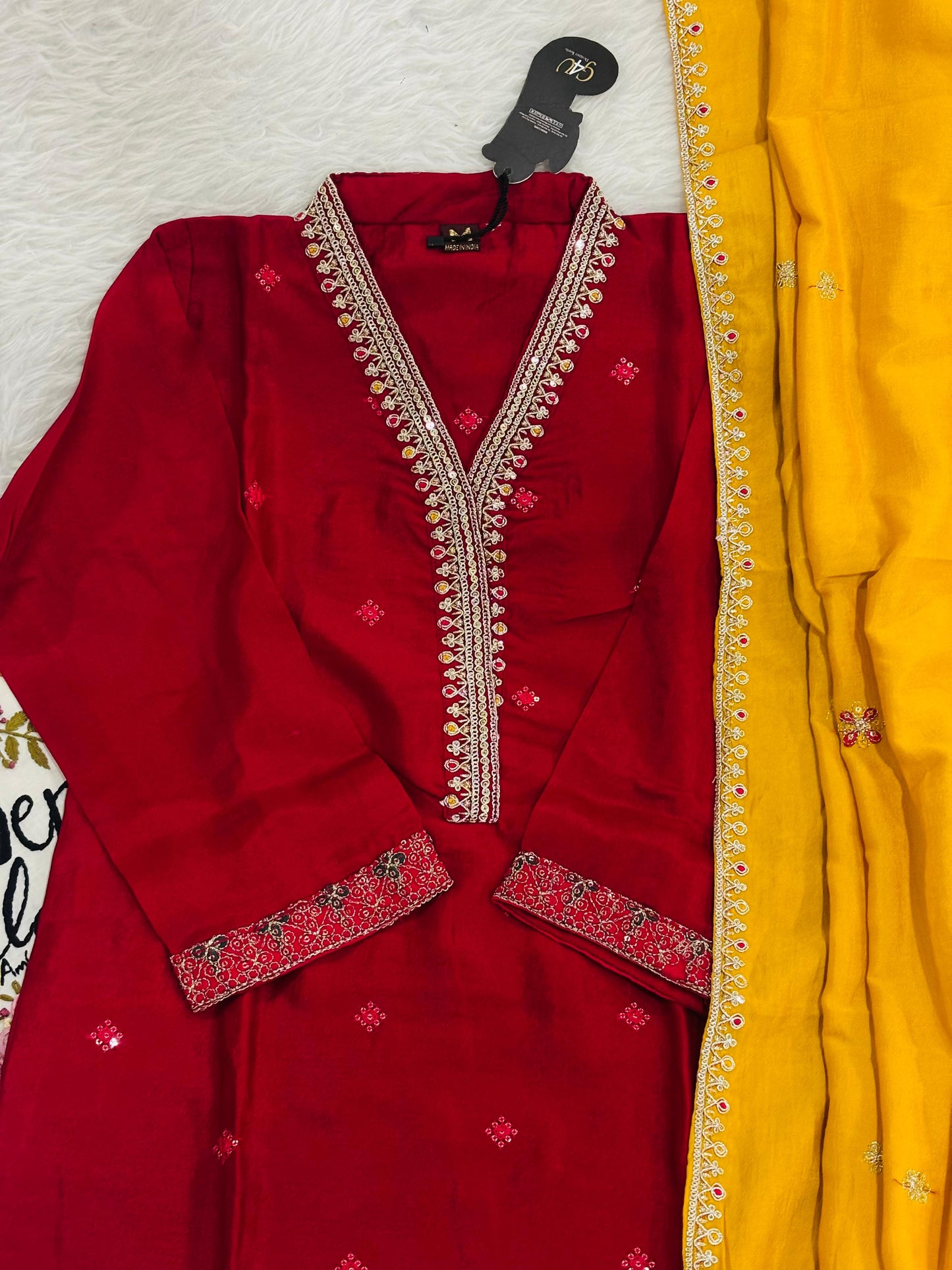 Partywear romansilk pink yellow contrast suit