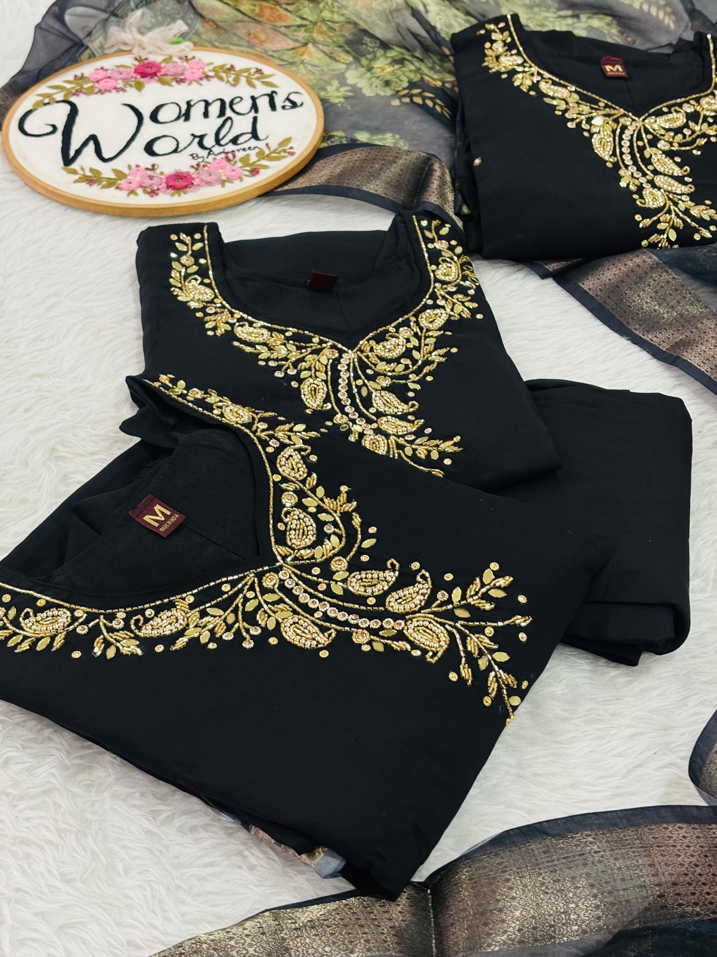 Hotblack  Handwork romansilk suit